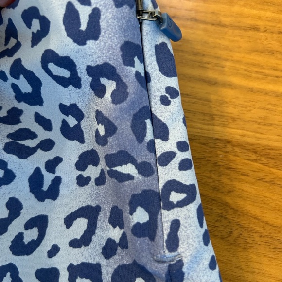 GAP Blue Leopard Print Leggings size medium - Picture 2 of 5